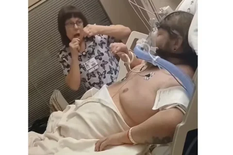 Enfermeira é Demitida Após Conduta Inadequada com Paciente Grave