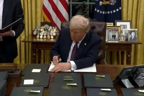 Trump e o Bloqueio ao Decreto sobre Cidadania por Nascimento