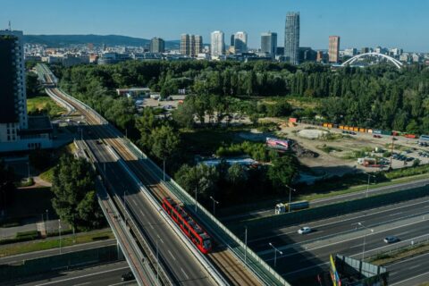 Prefeitura de Balsa Nova repactua valores de contrato de transporte rodoviário e atualiza preços de itens da Ata de Registro nº 57/2024