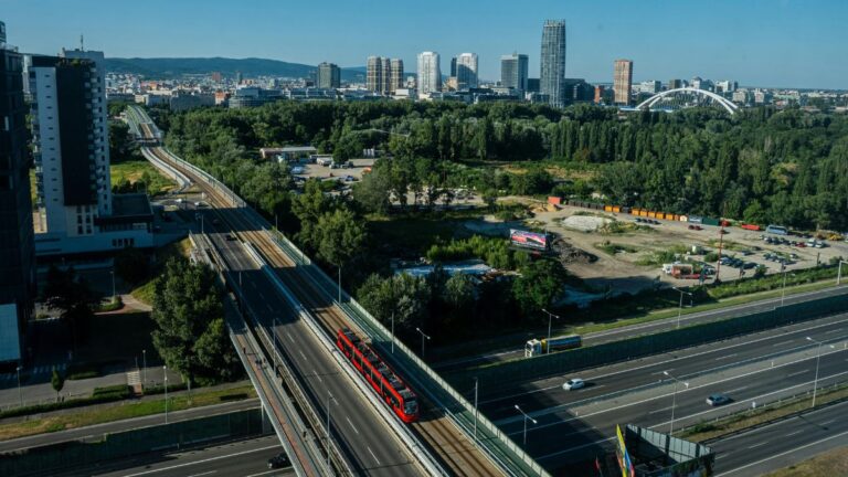 Prefeitura de Balsa Nova repactua valores de contrato de transporte rodoviário e atualiza preços de itens da Ata de Registro nº 57/2024