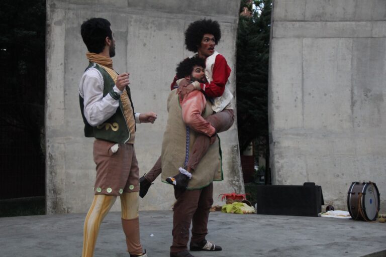 Espetáculo gratuito inspirado no universo de Ariano Suassuna chega a Balsa Nova e Bocaiúva do Sul